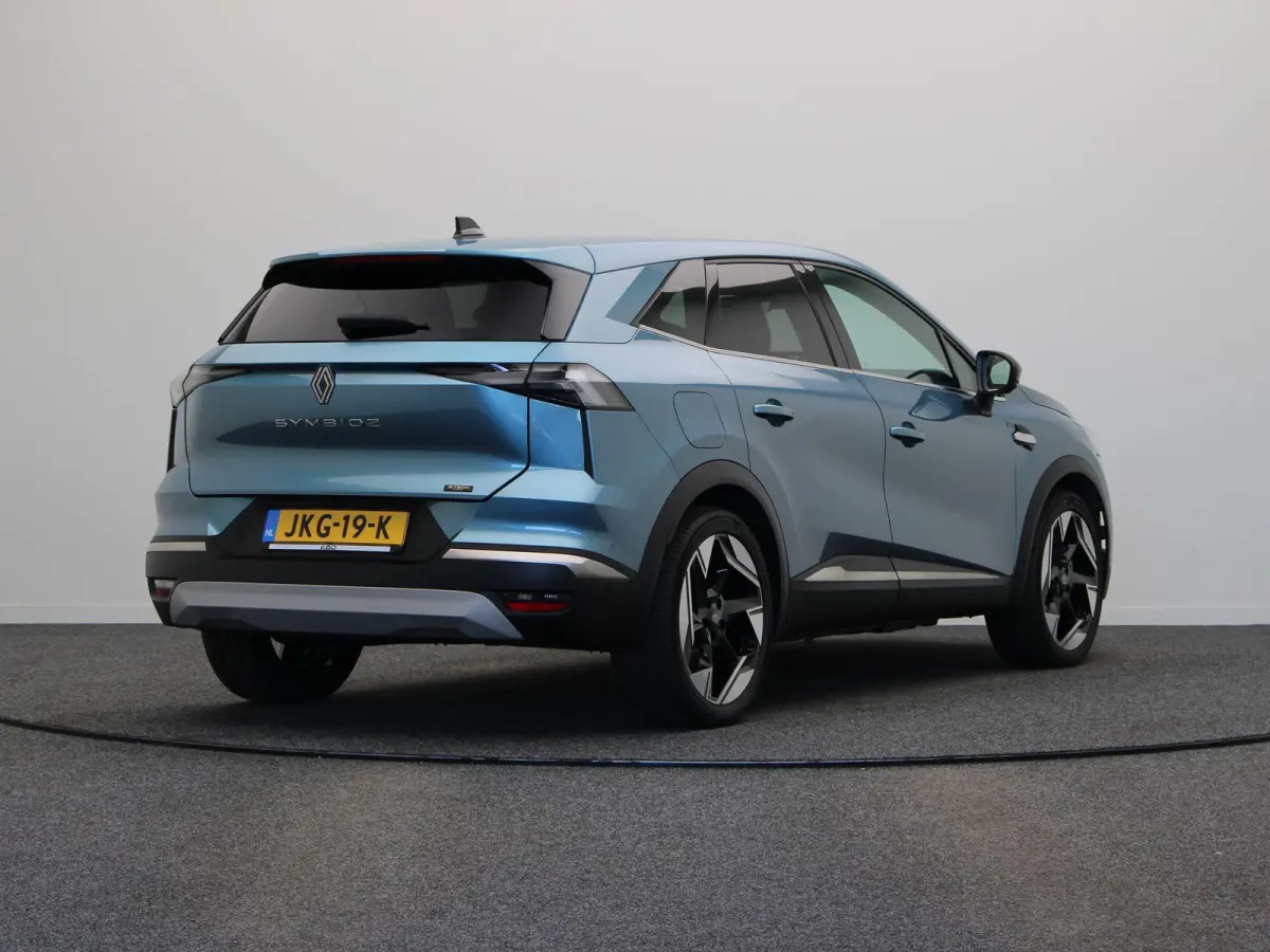 1.8 E-Tech full hybrid 160 iconic | Raam Verwarming | Stoel en Stuur Verwarming | Automatische Kofferklep |