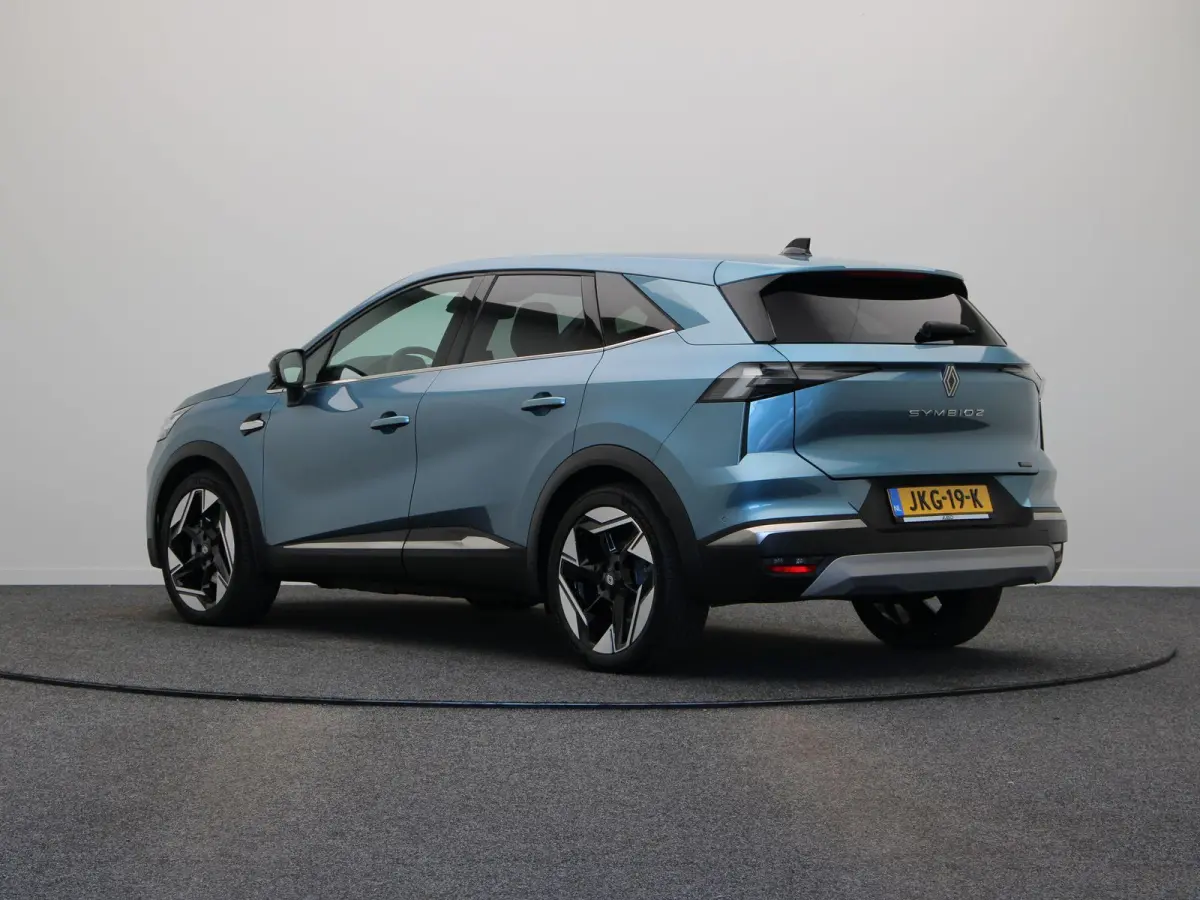 1.8 E-Tech full hybrid 160 iconic | Raam Verwarming | Stoel en Stuur Verwarming | Automatische Kofferklep |