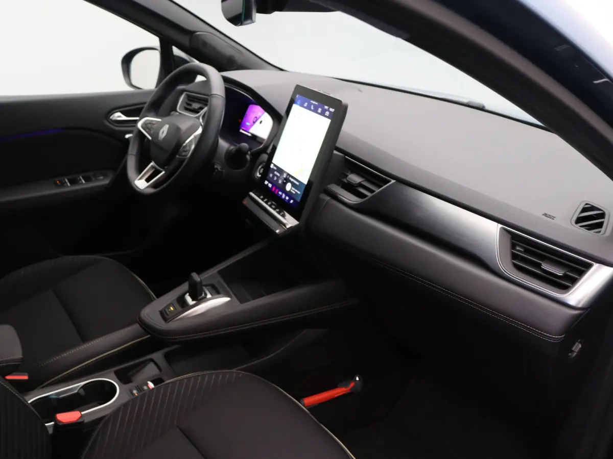 1.8 E-Tech full hybrid 160 iconic | Raam Verwarming | Stoel en Stuur Verwarming | Automatische Kofferklep |