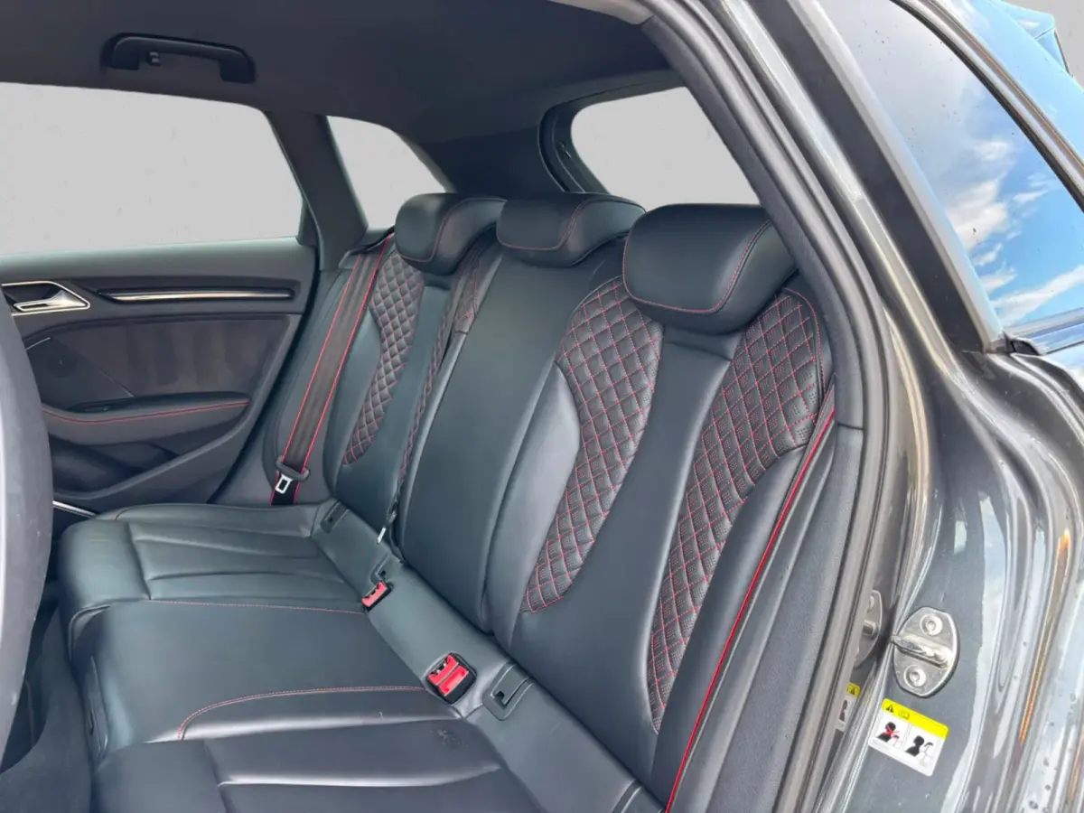 2.5 TFSI RS 3 quattro (FACE-LIFT, Perfect OndH, Keramisch, B&O, StoelV, Navi, Digitale Dash, Etc)