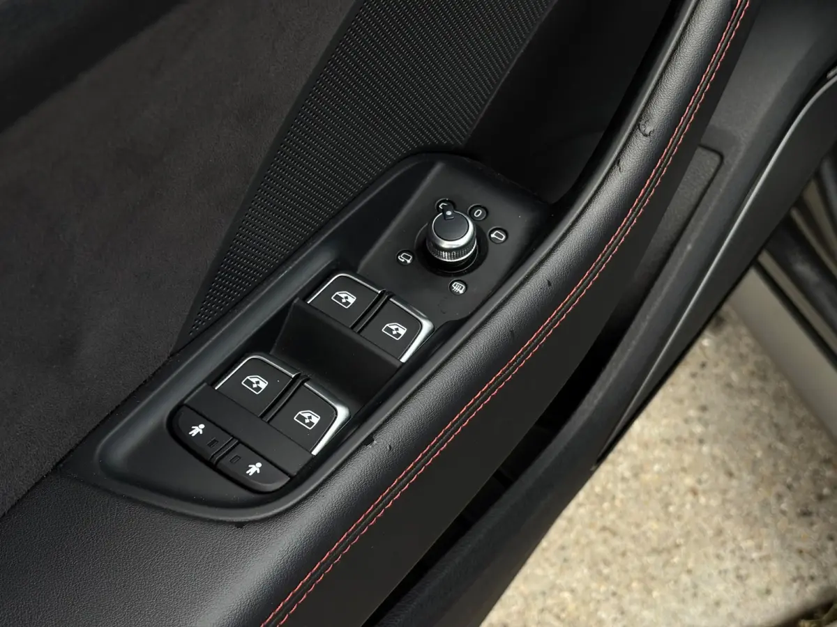 2.5 TFSI RS 3 quattro (FACE-LIFT, Perfect OndH, Keramisch, B&O, StoelV, Navi, Digitale Dash, Etc)