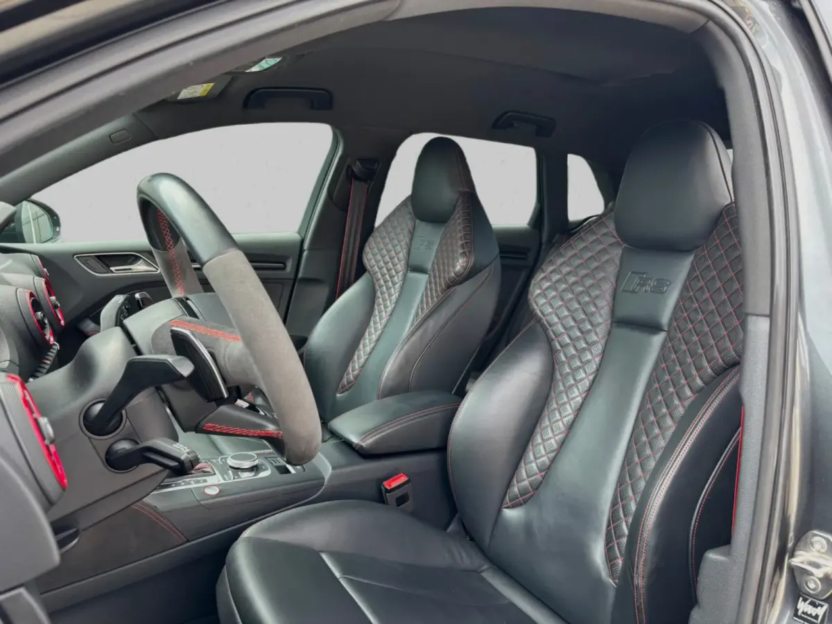 2.5 TFSI RS 3 quattro (FACE-LIFT, Perfect OndH, Keramisch, B&O, StoelV, Navi, Digitale Dash, Etc)