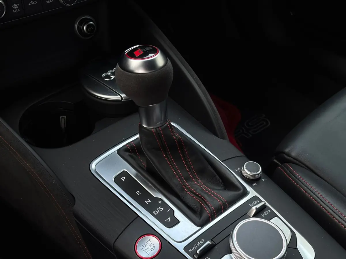 2.5 TFSI RS 3 quattro (FACE-LIFT, Perfect OndH, Keramisch, B&O, StoelV, Navi, Digitale Dash, Etc)