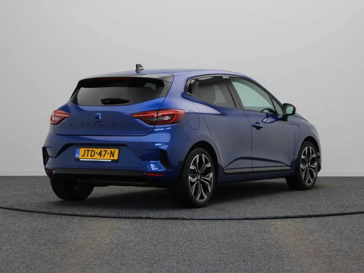 1.6 HEV Intense | Black Edition | Stoel en stuurverwarming | PDC voor en achter | Achteruitrijcamera | Half leder | Climate control | 8 jaar garantie! |