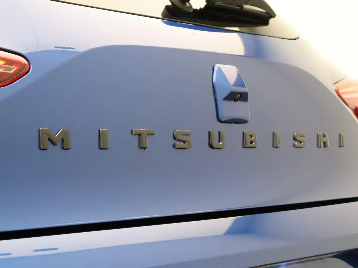 1.6 HEV Intense | Black Edition | Stoel en stuurverwarming | PDC voor en achter | Achteruitrijcamera | Half leder | Climate control | 8 jaar garantie! |
