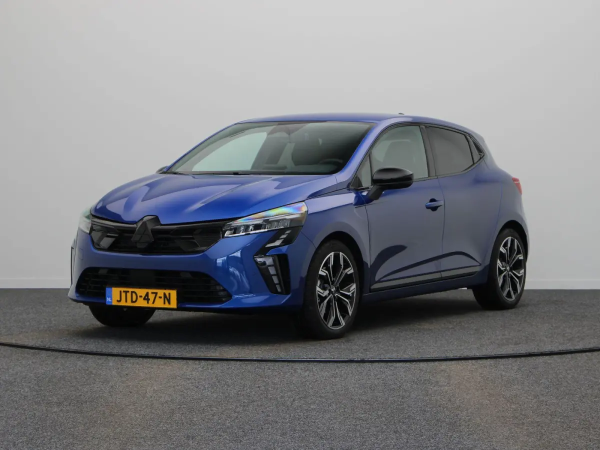 1.6 HEV Intense | Black Edition | Stoel en stuurverwarming | PDC voor en achter | Achteruitrijcamera | Half leder | Climate control | 8 jaar garantie! |