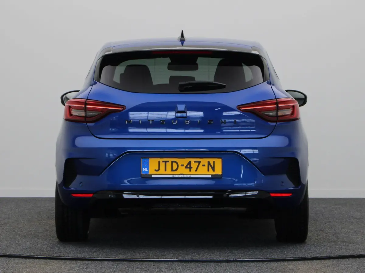 1.6 HEV Intense | Black Edition | Stoel en stuurverwarming | PDC voor en achter | Achteruitrijcamera | Half leder | Climate control | 8 jaar garantie! |
