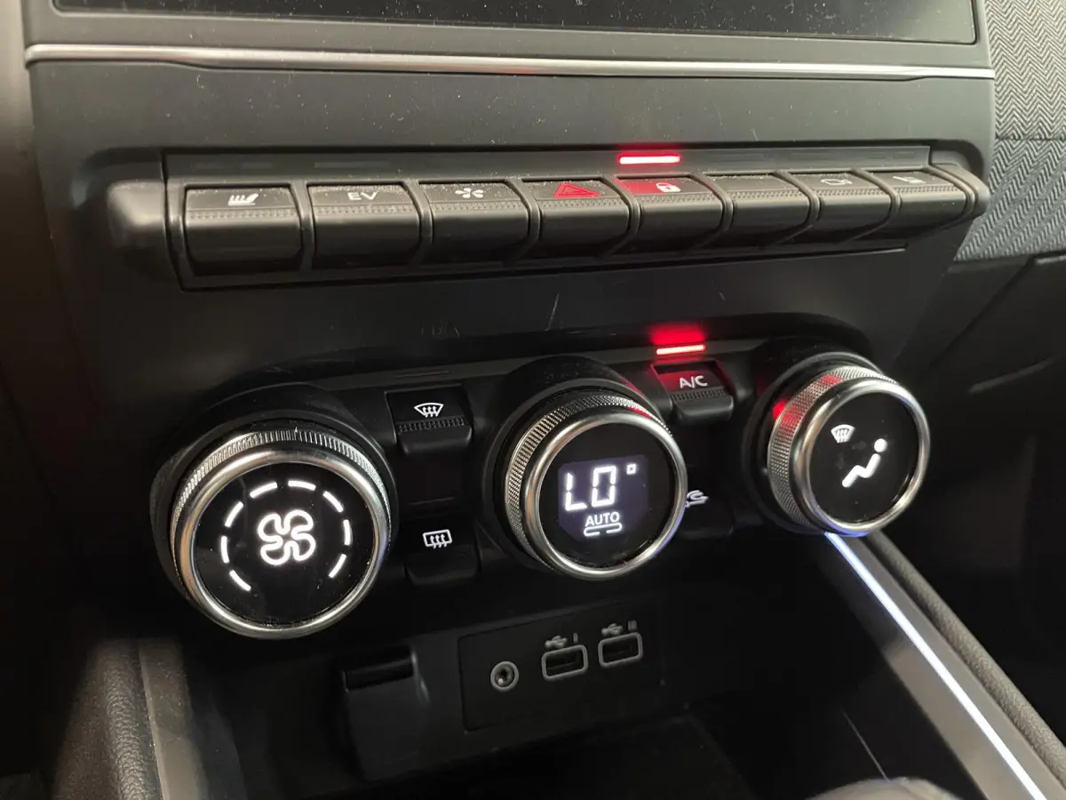 1.6 E-Tech Full Hybrid Aut. 145pk Techno 360 Camera Full LED Matrix Easy Link Digitaal Dashboard Climate Stoelverwarming Stuurverwarming Keyless Privacy Glass 16 inch LM Velgen