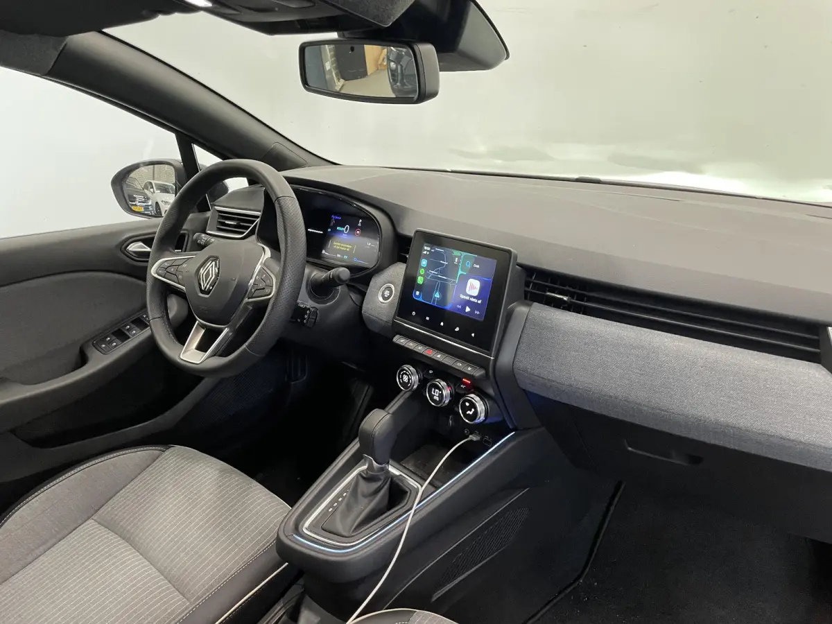 1.6 E-Tech Full Hybrid Aut. 145pk Techno 360 Camera Full LED Matrix Easy Link Digitaal Dashboard Climate Stoelverwarming Stuurverwarming Keyless Privacy Glass 16 inch LM Velgen