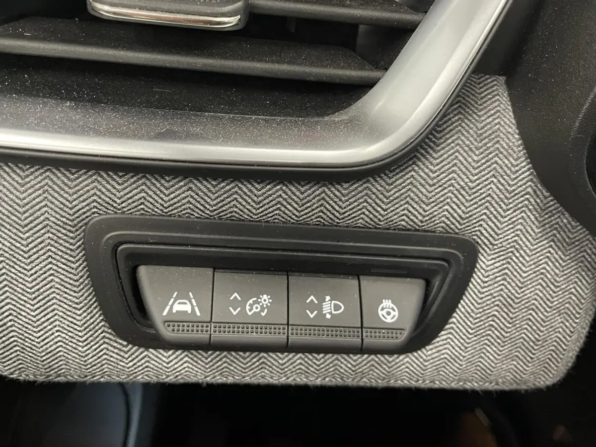 1.6 E-Tech Full Hybrid Aut. 145pk Techno 360 Camera Full LED Matrix Easy Link Digitaal Dashboard Climate Stoelverwarming Stuurverwarming Keyless Privacy Glass 16 inch LM Velgen