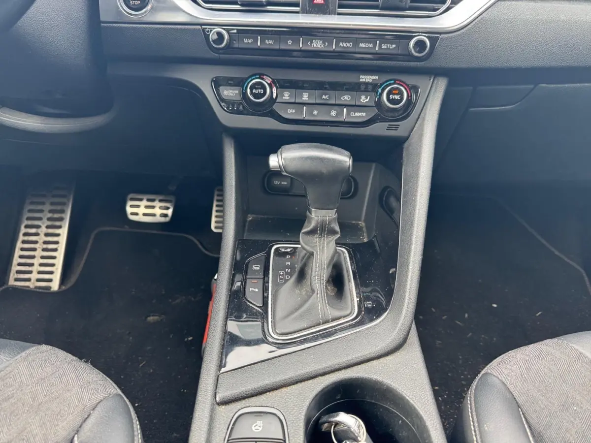 1.6 GDi Hybrid DynamicPlusLine | Navigatie | Climate control | Cruise control | Stoel + Stuur verwarming | All-season