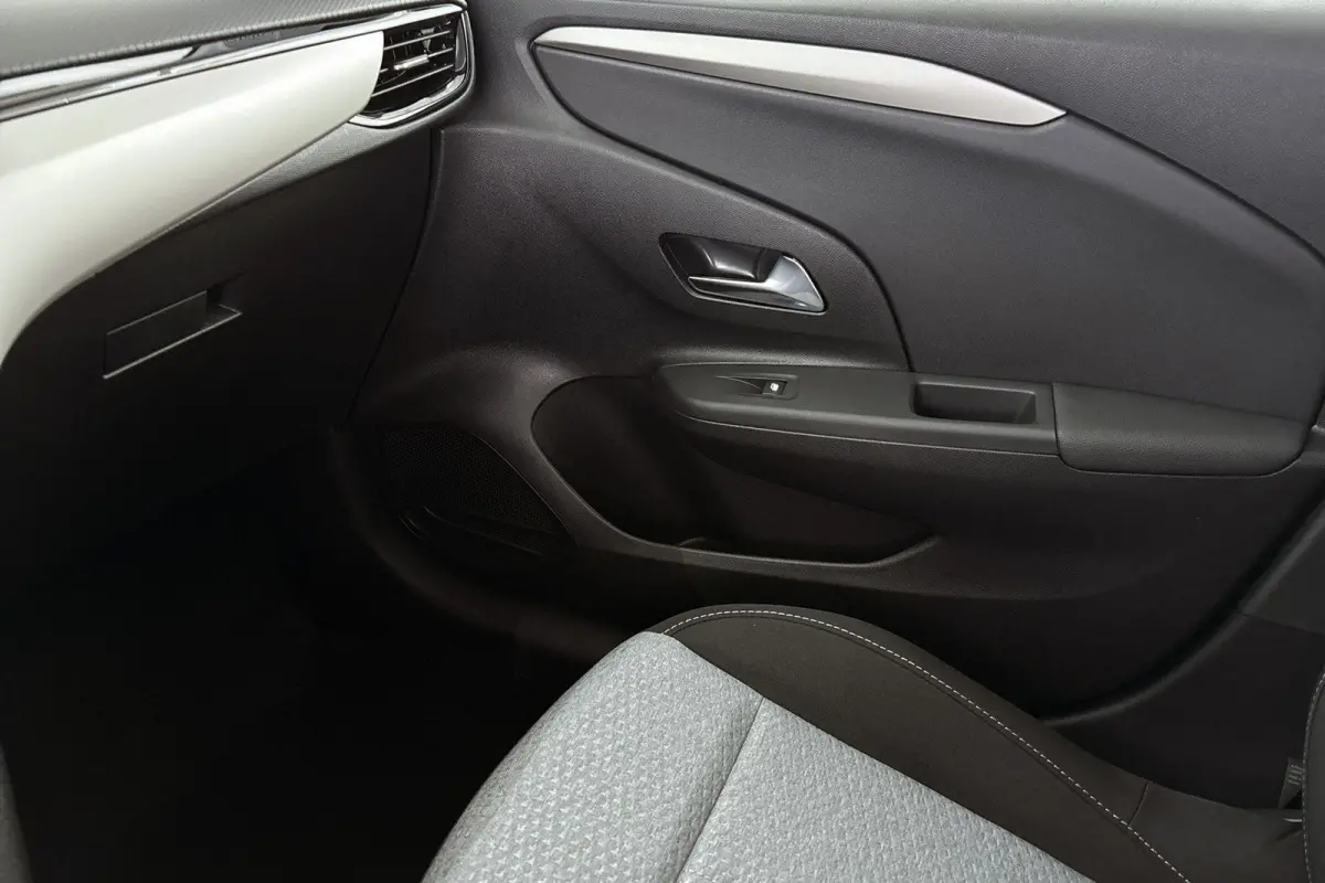 Electric Long Range Edition 51 kWh Achteruitrijcamera Apple CarPlay Parkeersensoren Voor en Achter