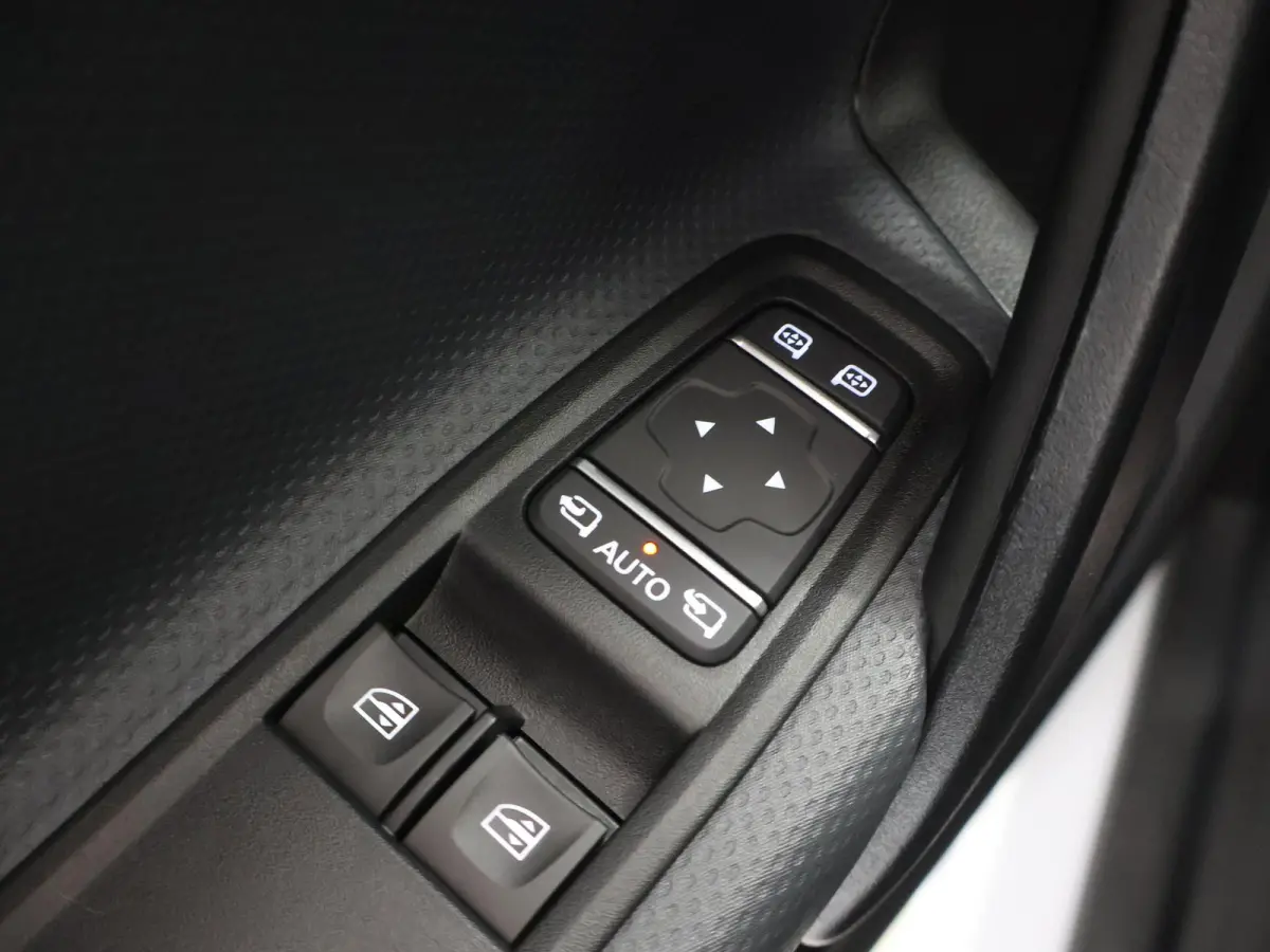 51kW L1 PRO | Navigatie | Parkeercamera | Cruise Control | Stoelverwarming | Certified