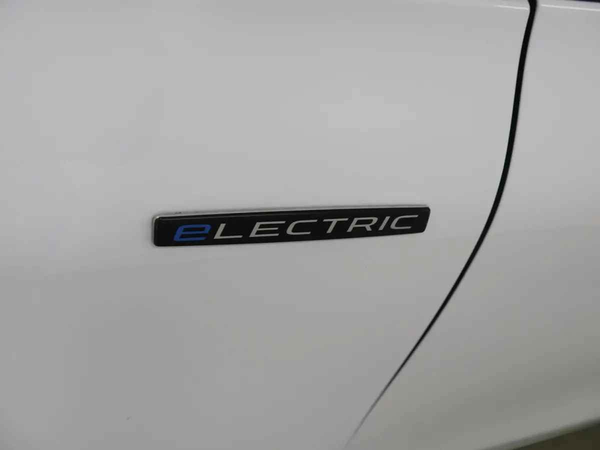 51kW L1 PRO | Navigatie | Parkeercamera | Cruise Control | Stoelverwarming | Certified