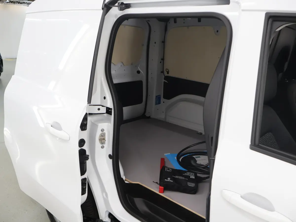 51kW L1 PRO | Navigatie | Parkeercamera | Cruise Control | Stoelverwarming | Certified