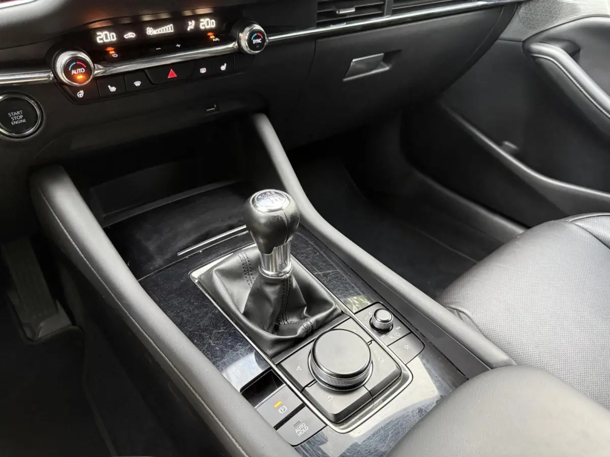 2.0 e-SkyActiv-G M Hybrid 122 Luxury l Carplay Leer