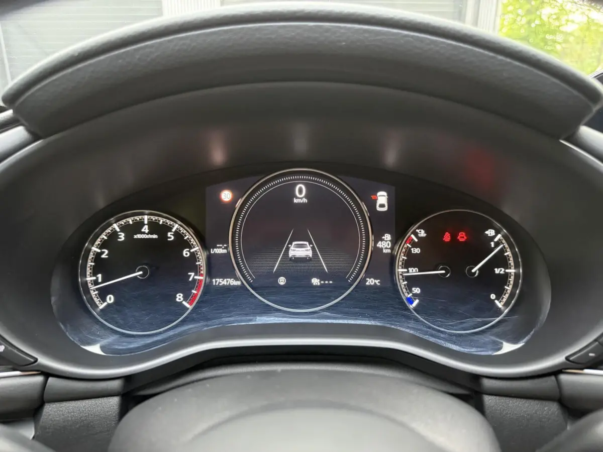 2.0 e-SkyActiv-G M Hybrid 122 Luxury l Carplay Leer