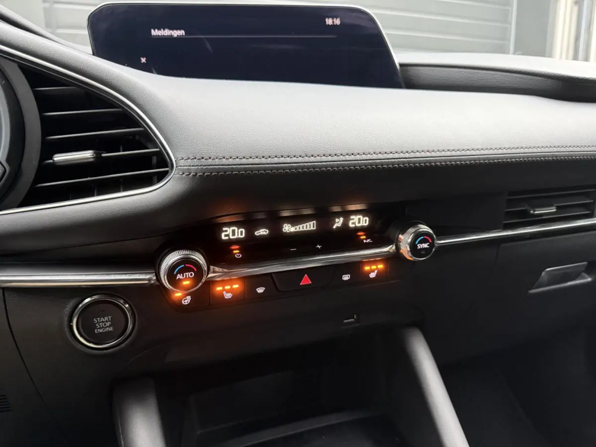 2.0 e-SkyActiv-G M Hybrid 122 Luxury l Carplay Leer
