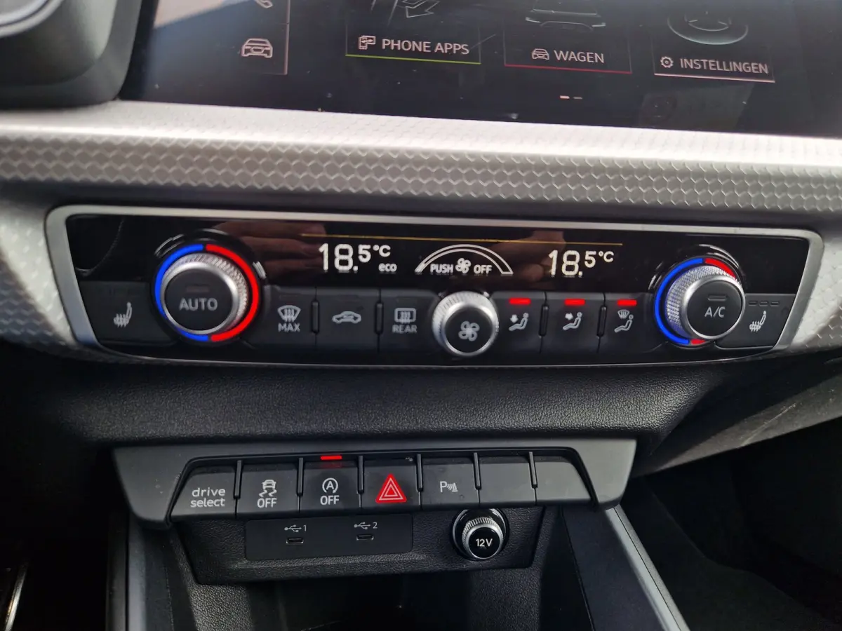 40 TFSI 207PK 3x S-Line /Matrix /Keyless /Ascari Blue
