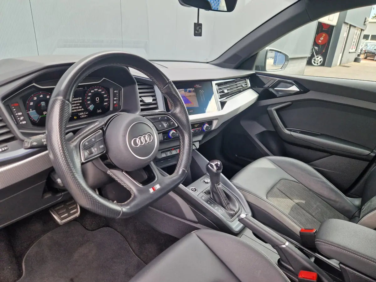 40 TFSI 207PK 3x S-Line /Matrix /Keyless /Ascari Blue