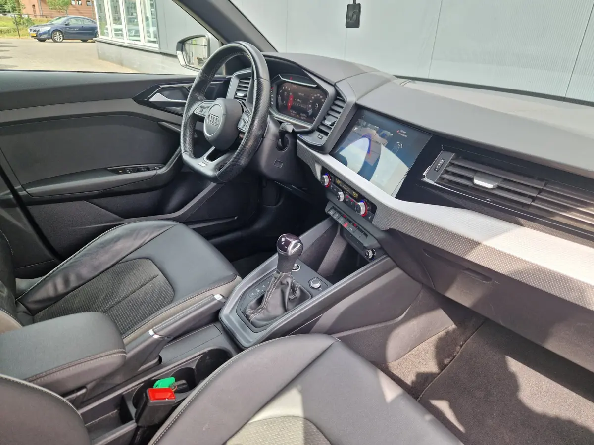 40 TFSI 207PK 3x S-Line /Matrix /Keyless /Ascari Blue