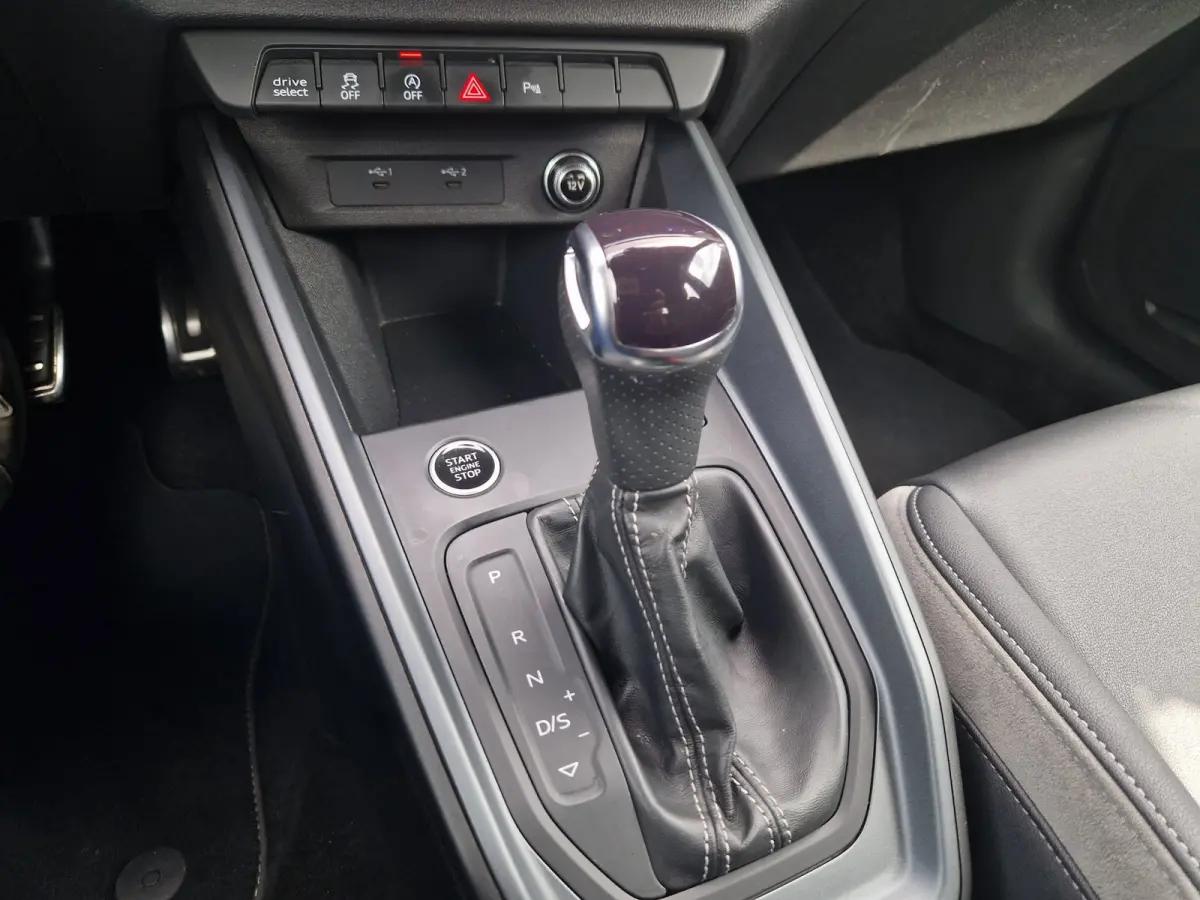 40 TFSI 207PK 3x S-Line /Matrix /Keyless /Ascari Blue