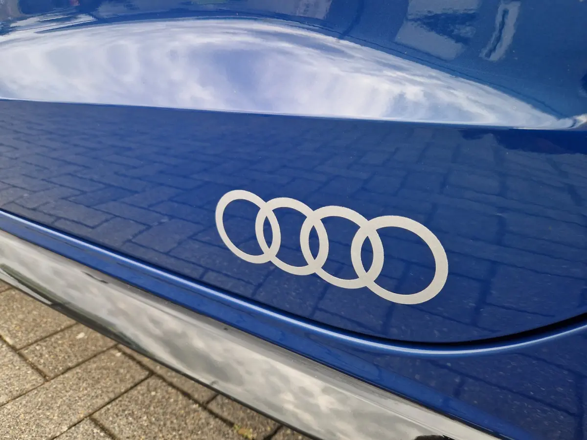 40 TFSI 207PK 3x S-Line /Matrix /Keyless /Ascari Blue