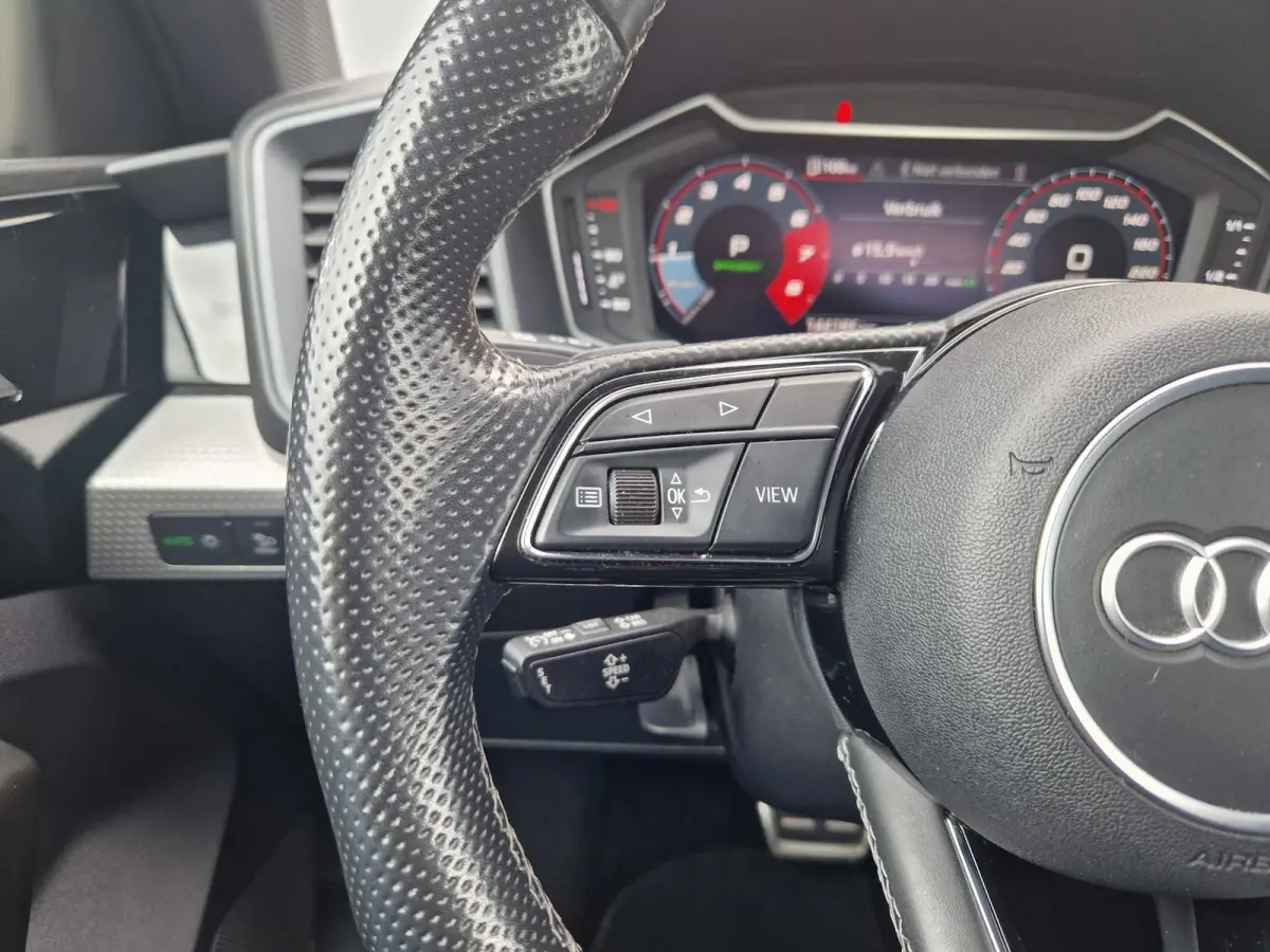 40 TFSI 207PK 3x S-Line /Matrix /Keyless /Ascari Blue