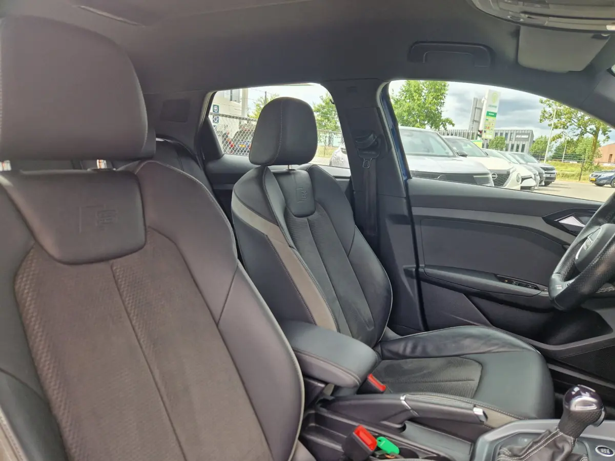 40 TFSI 207PK 3x S-Line /Matrix /Keyless /Ascari Blue