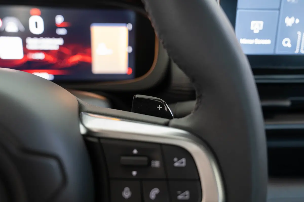 1.2 e-Hybrid Longitude | Navigatie | Adaptive Cruise Controle | Apple Carplay & Android Auto | Parkeersensoren | Lichtmetalen velgen |