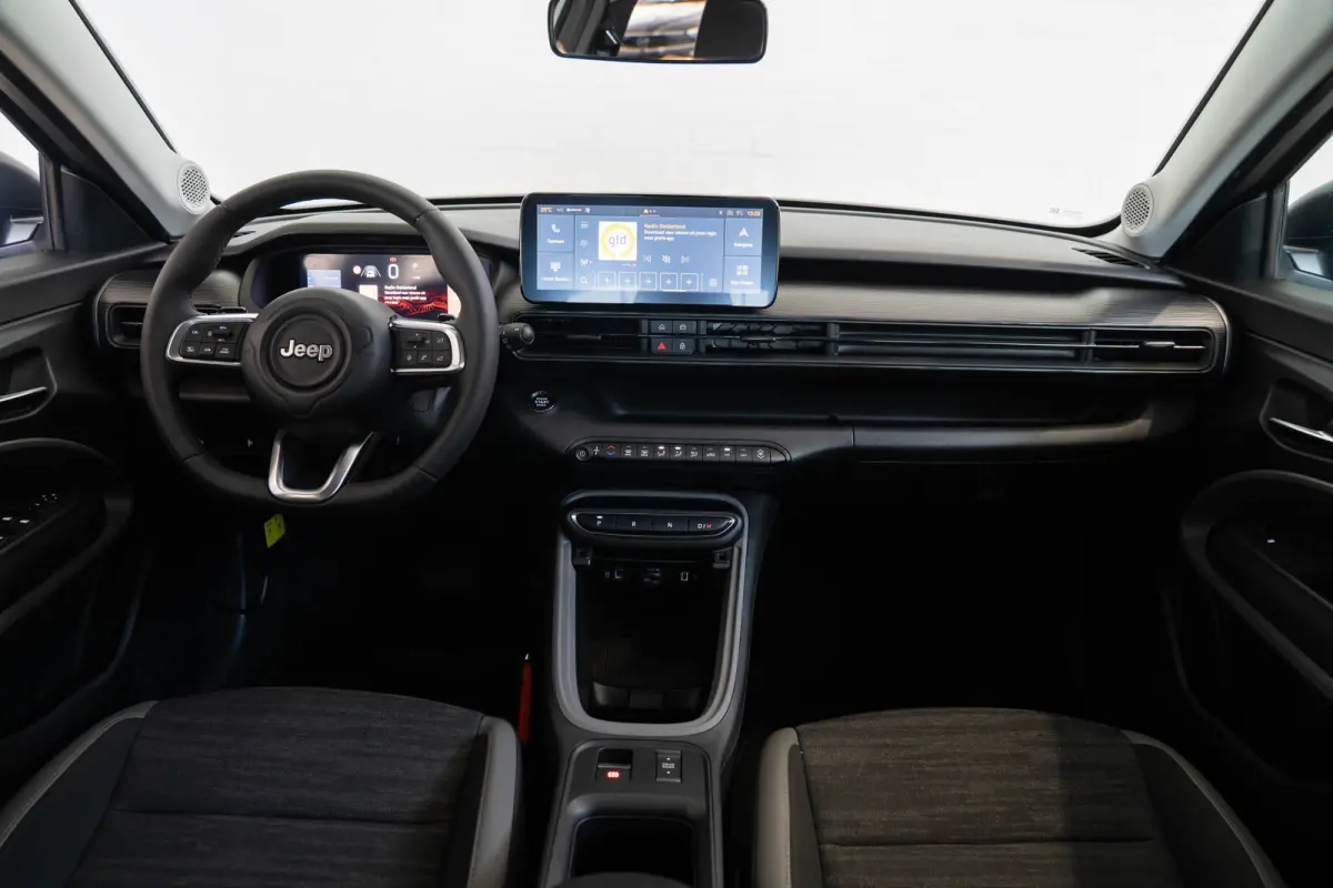 1.2 e-Hybrid Longitude | Navigatie | Adaptive Cruise Controle | Apple Carplay & Android Auto | Parkeersensoren | Lichtmetalen velgen |