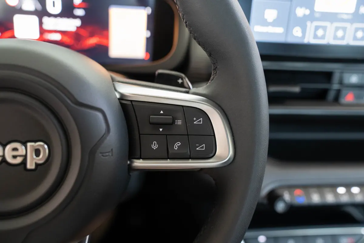 1.2 e-Hybrid Longitude | Navigatie | Adaptive Cruise Controle | Apple Carplay & Android Auto | Parkeersensoren | Lichtmetalen velgen |