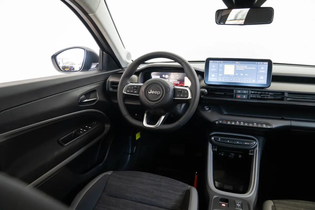 1.2 e-Hybrid Longitude | Navigatie | Adaptive Cruise Controle | Apple Carplay & Android Auto | Parkeersensoren | Lichtmetalen velgen |