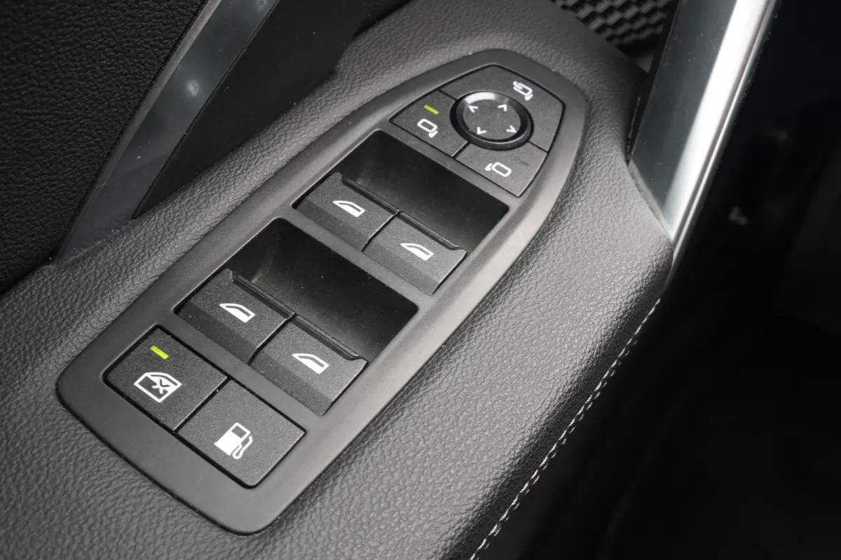 xDrive25e - M SPORT - PANODAK - LEDER - CARPLAY - KEYLESS - CAMERA -