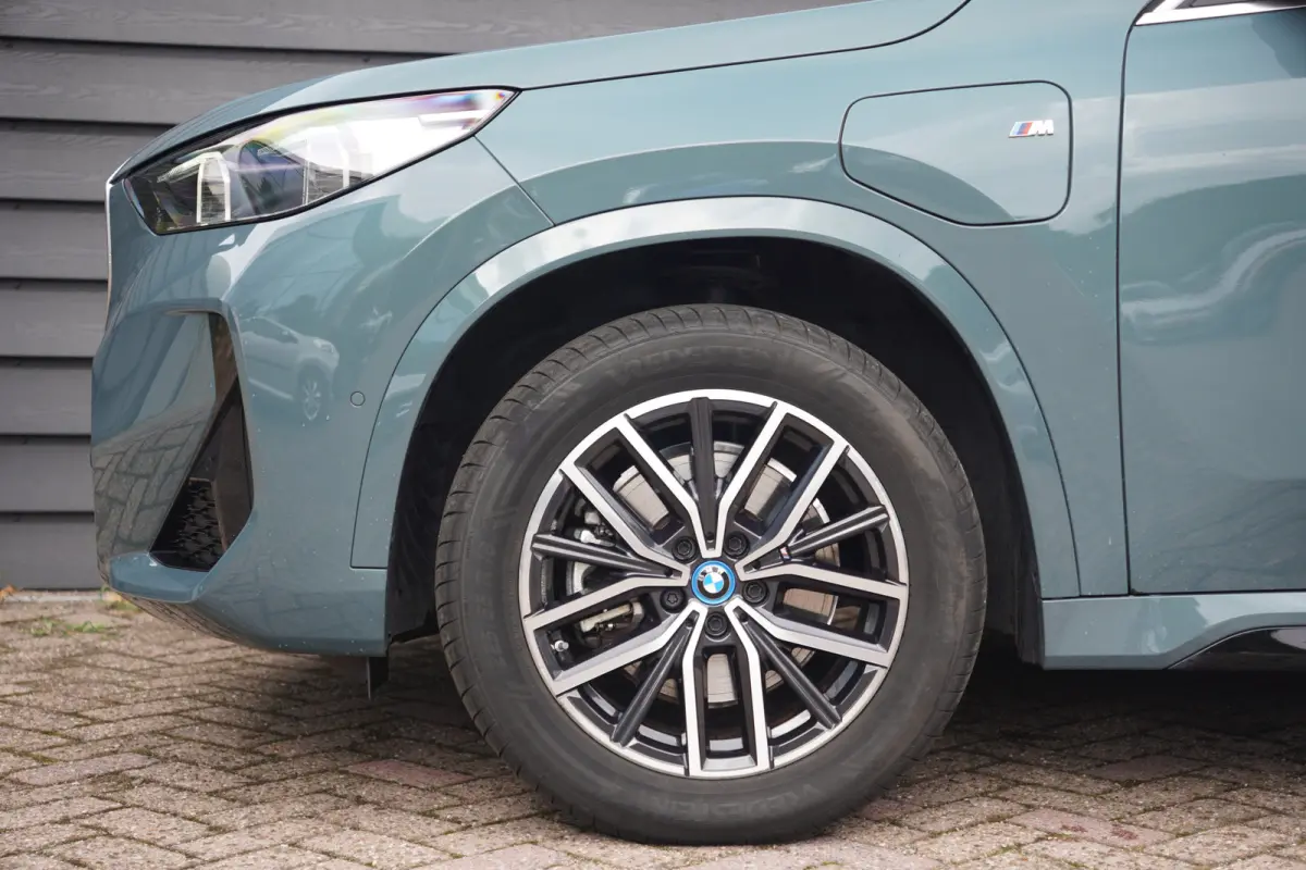 xDrive25e - M SPORT - PANODAK - LEDER - CARPLAY - KEYLESS - CAMERA -