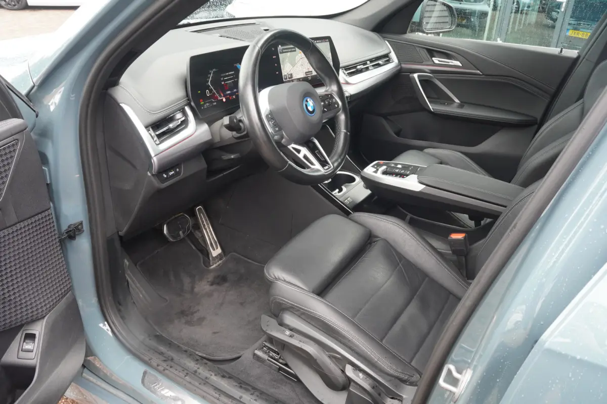 xDrive25e - M SPORT - PANODAK - LEDER - CARPLAY - KEYLESS - CAMERA -