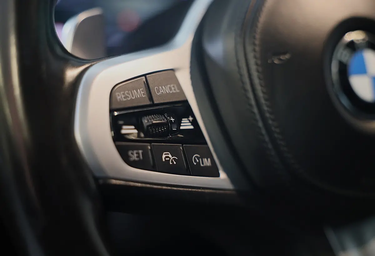 M340i xDrive Business Edition Plus / AUT / HK / Acc / Lane Assist / Dode Hoek / Open Pano / Led / Pdc / 19 Inc