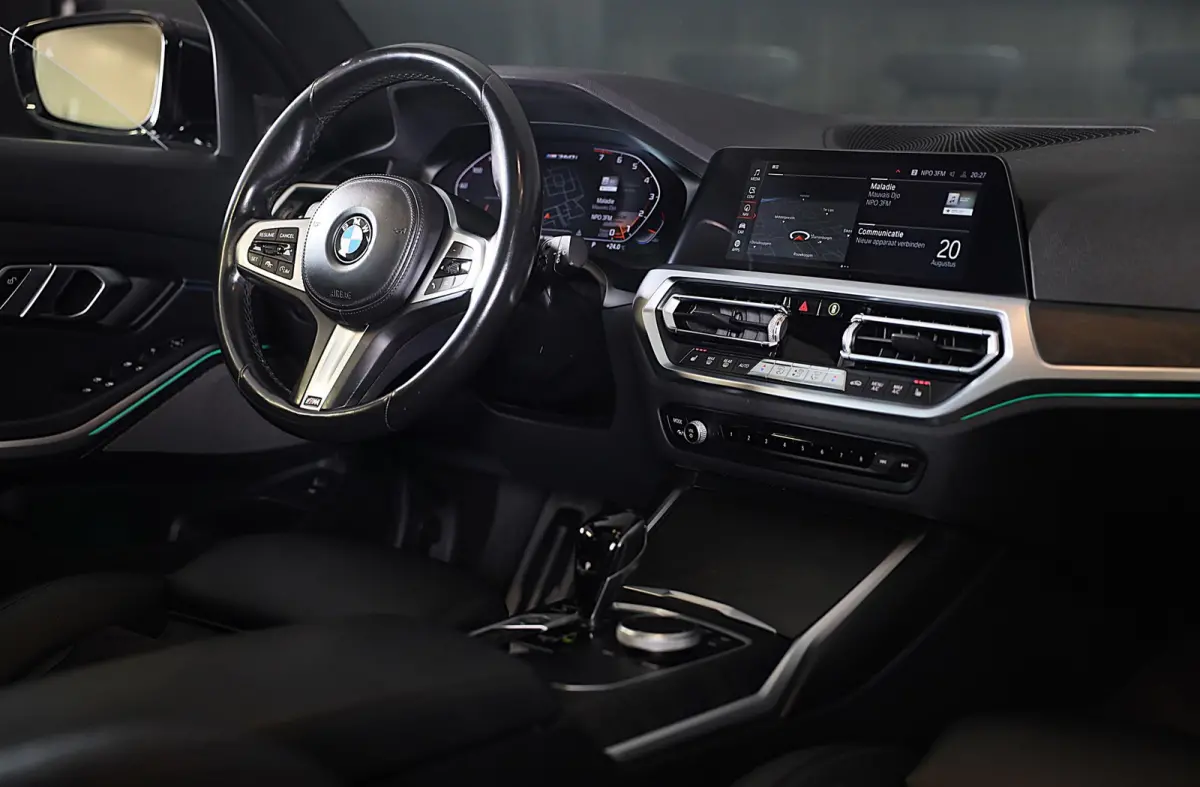 M340i xDrive Business Edition Plus / AUT / HK / Acc / Lane Assist / Dode Hoek / Open Pano / Led / Pdc / 19 Inc