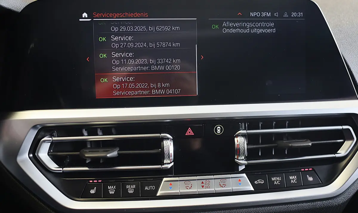 M340i xDrive Business Edition Plus / AUT / HK / Acc / Lane Assist / Dode Hoek / Open Pano / Led / Pdc / 19 Inc
