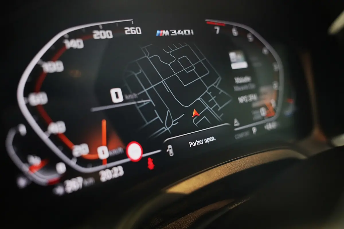 M340i xDrive Business Edition Plus / AUT / HK / Acc / Lane Assist / Dode Hoek / Open Pano / Led / Pdc / 19 Inc