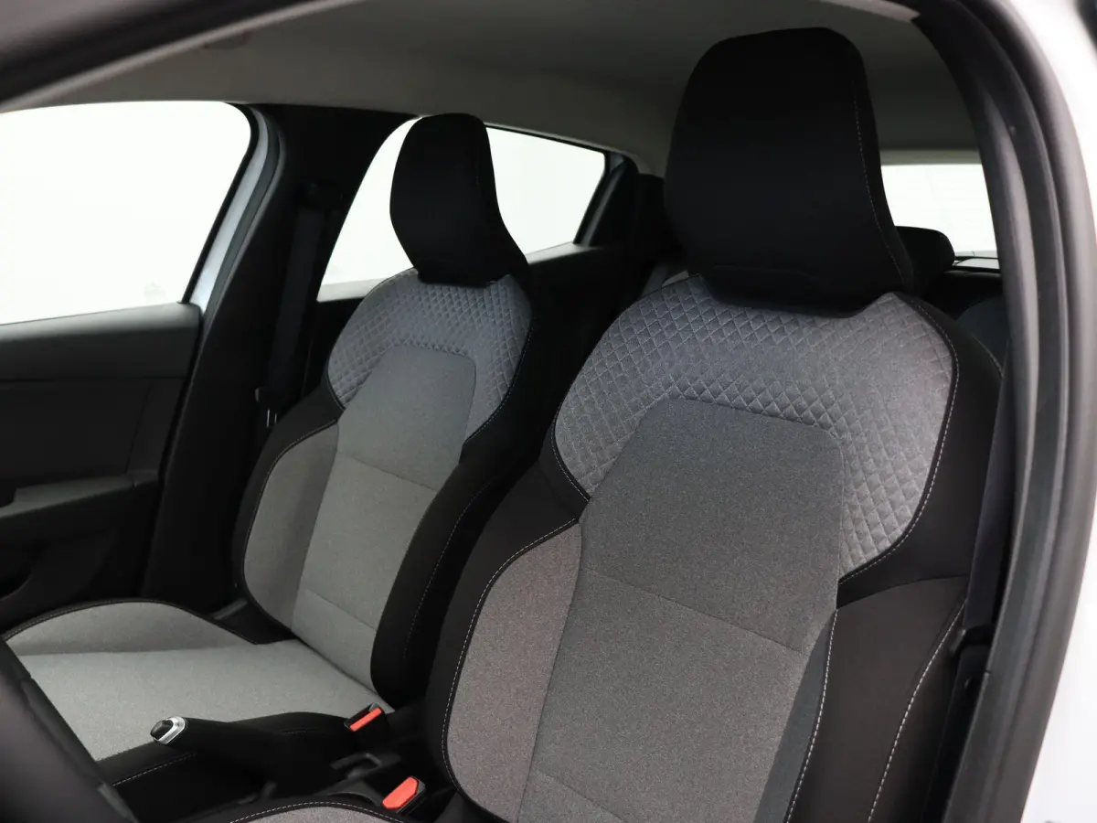 E-Tech Full Hybrid 145pk evolution | Airco | Parkeersensoren achter | Cruise control |