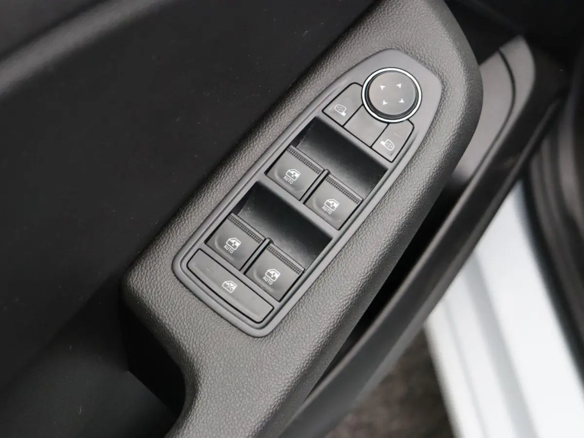 E-Tech Full Hybrid 145pk evolution | Airco | Parkeersensoren achter | Cruise control |