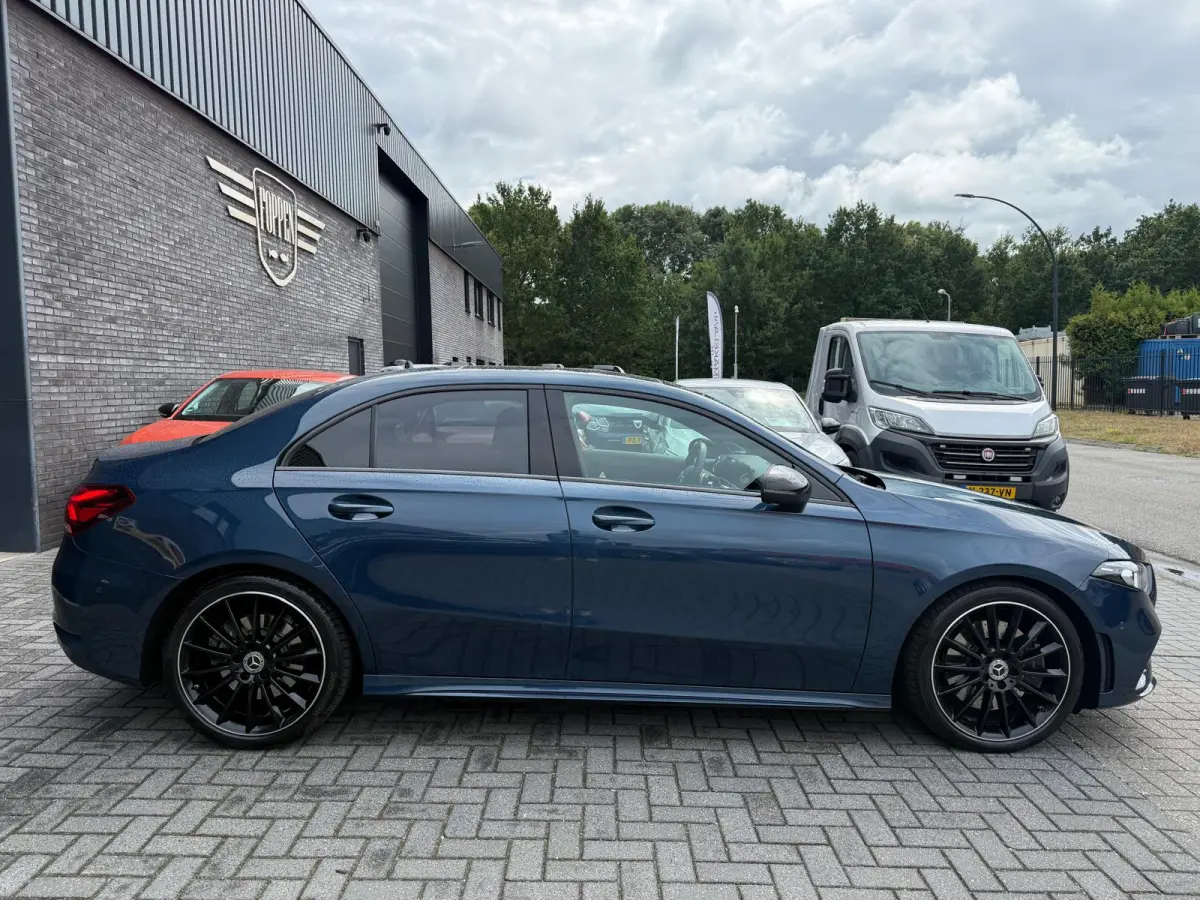 250 Premium Plus | 1E EIGENAAR | 3/6/12 MND GARANTIE | PANO | LED | SFEER | BURMESTER | CARPLAY | CAMERA | NAVI | CRUISE |