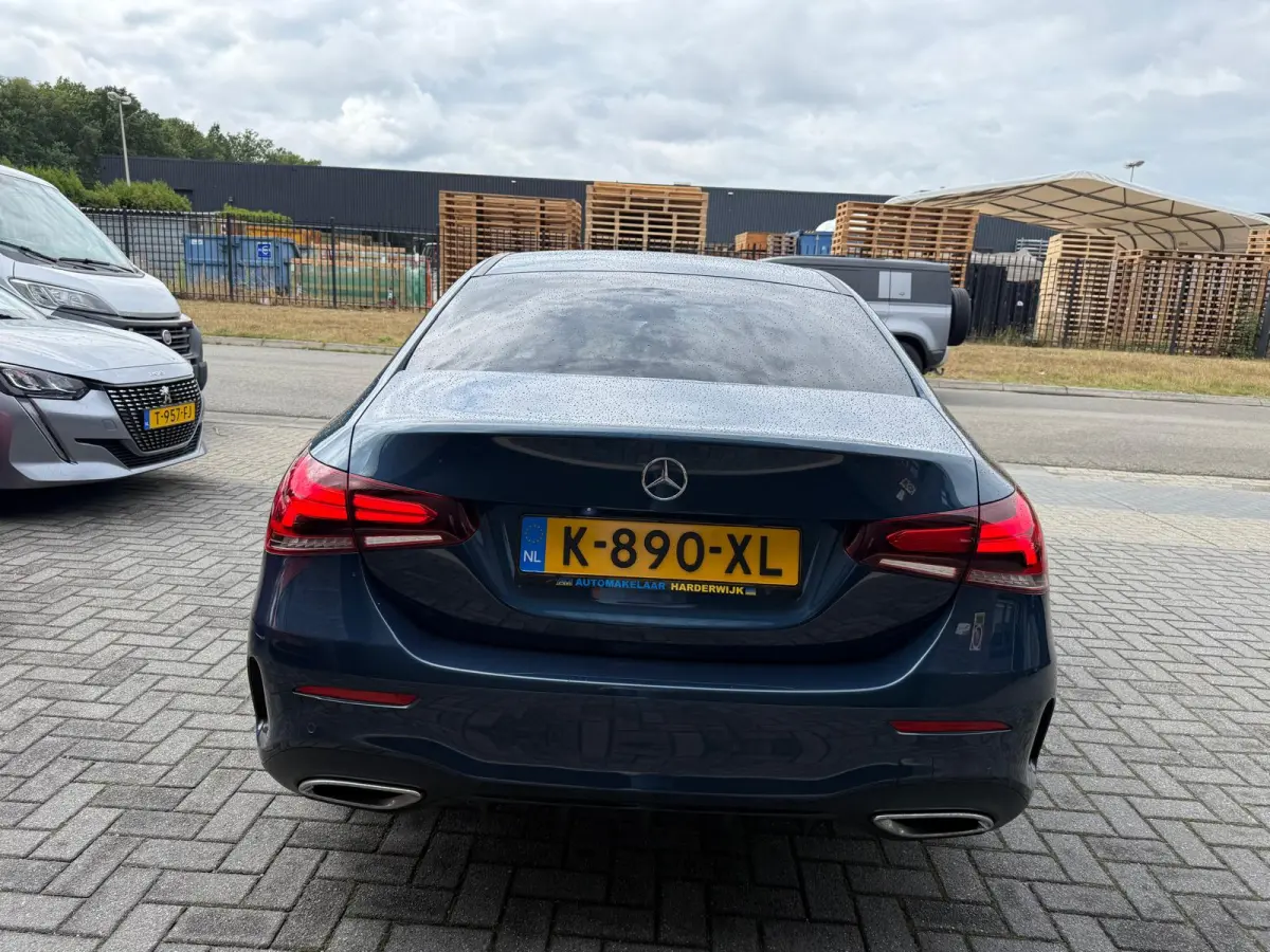 250 Premium Plus | 1E EIGENAAR | 3/6/12 MND GARANTIE | PANO | LED | SFEER | BURMESTER | CARPLAY | CAMERA | NAVI | CRUISE |