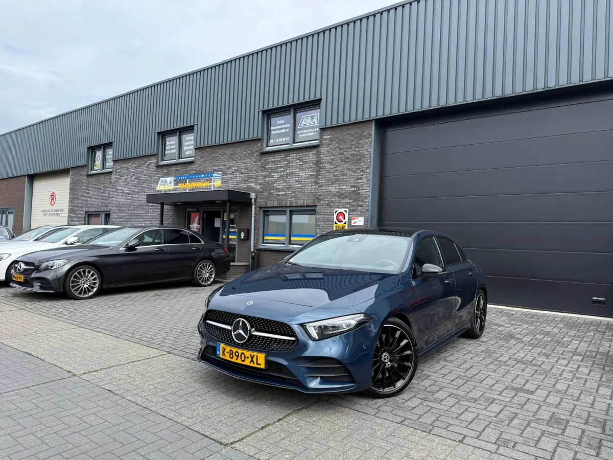 250 Premium Plus | 1E EIGENAAR | 3/6/12 MND GARANTIE | PANO | LED | SFEER | BURMESTER | CARPLAY | CAMERA | NAVI | CRUISE |