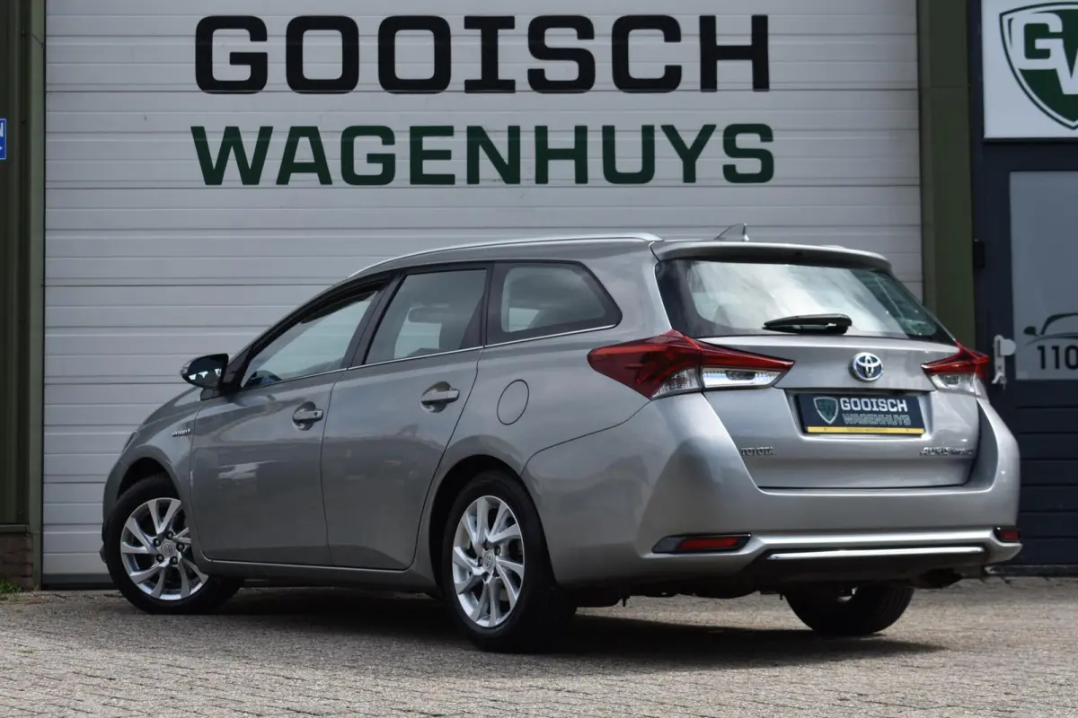 1.8 Hybrid Dynamic | Camera | Navigatie | Climate Control |
