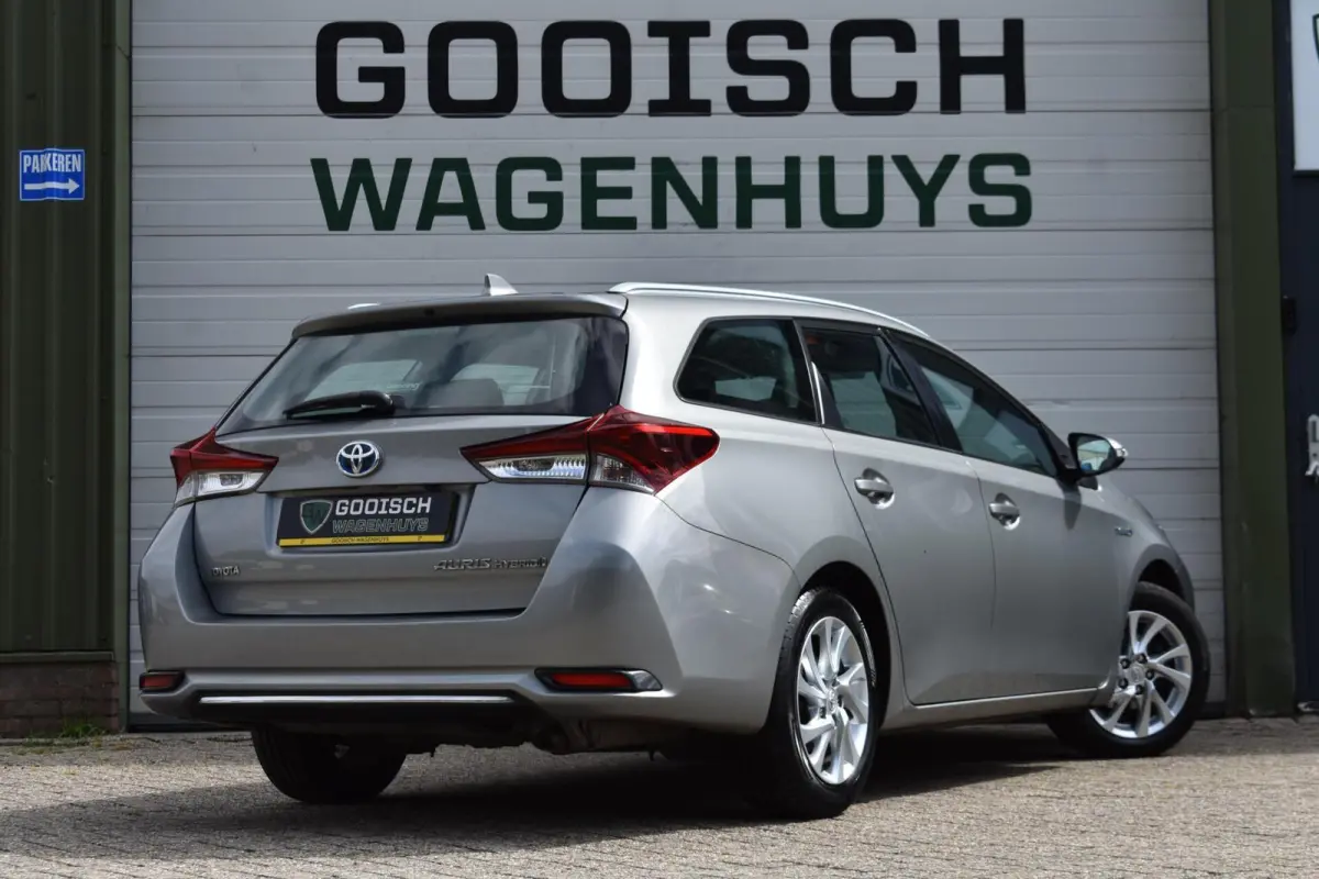 1.8 Hybrid Dynamic | Camera | Navigatie | Climate Control |