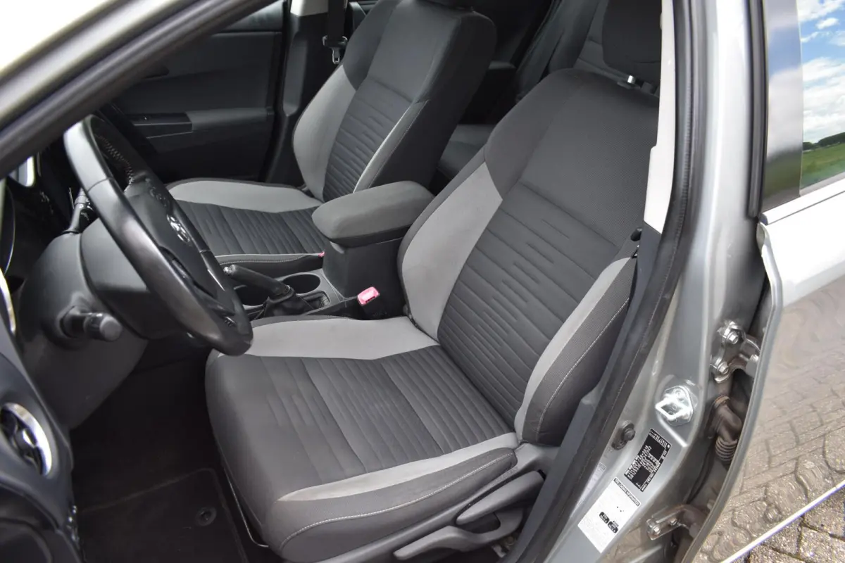 1.8 Hybrid Dynamic | Camera | Navigatie | Climate Control |