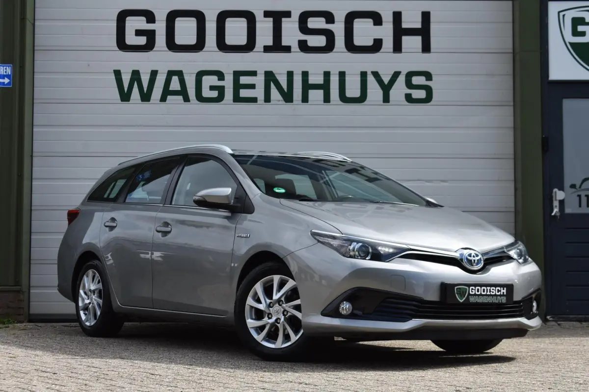 1.8 Hybrid Dynamic | Camera | Navigatie | Climate Control |