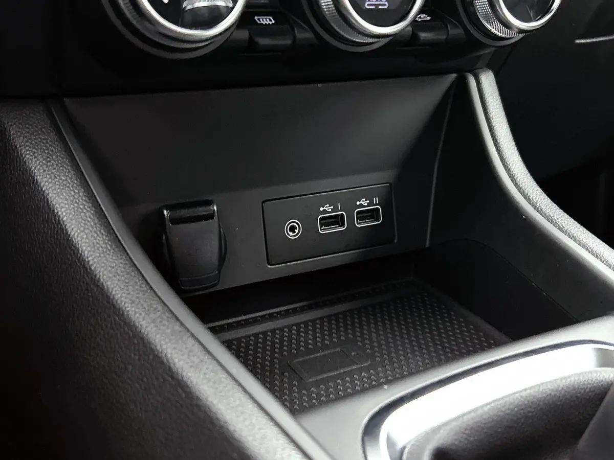 1.0 TCe 90 techno 91 PK | Airco | Navigatie | Cruise Control | Achteruitrijcamera | Trekhaak |